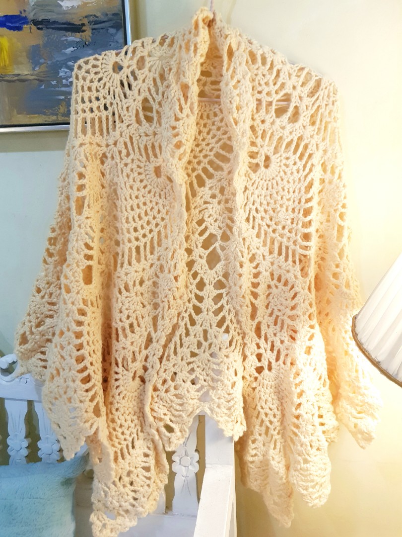 womens crochet shawl