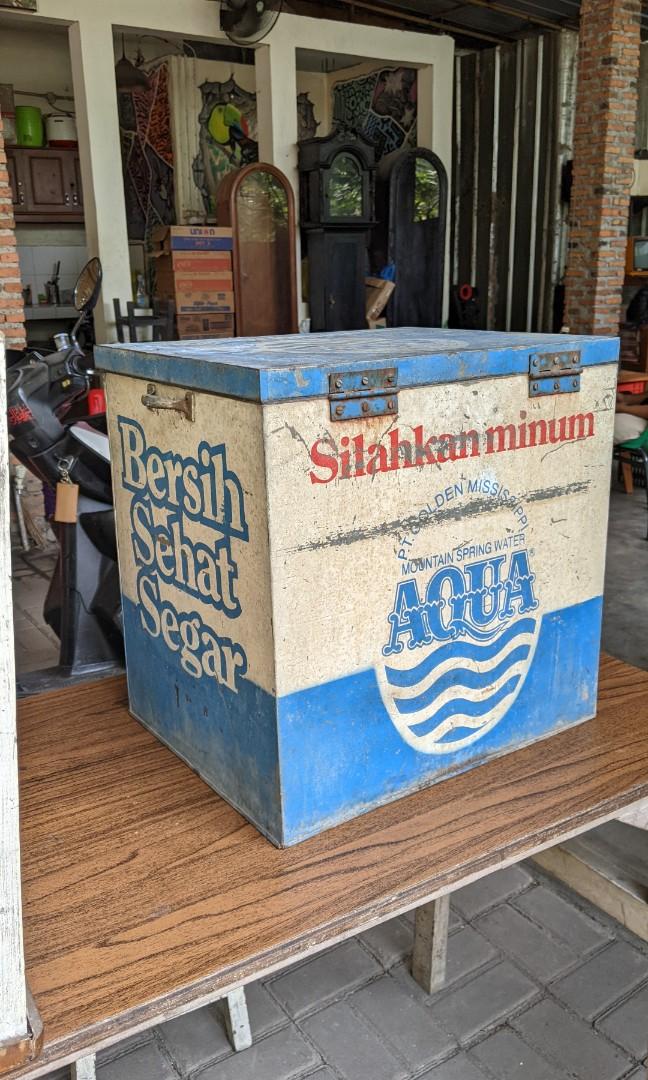 penilaian kotak es unik, kotak es vintage, peti es vintage di lingkungan puskesmas baron