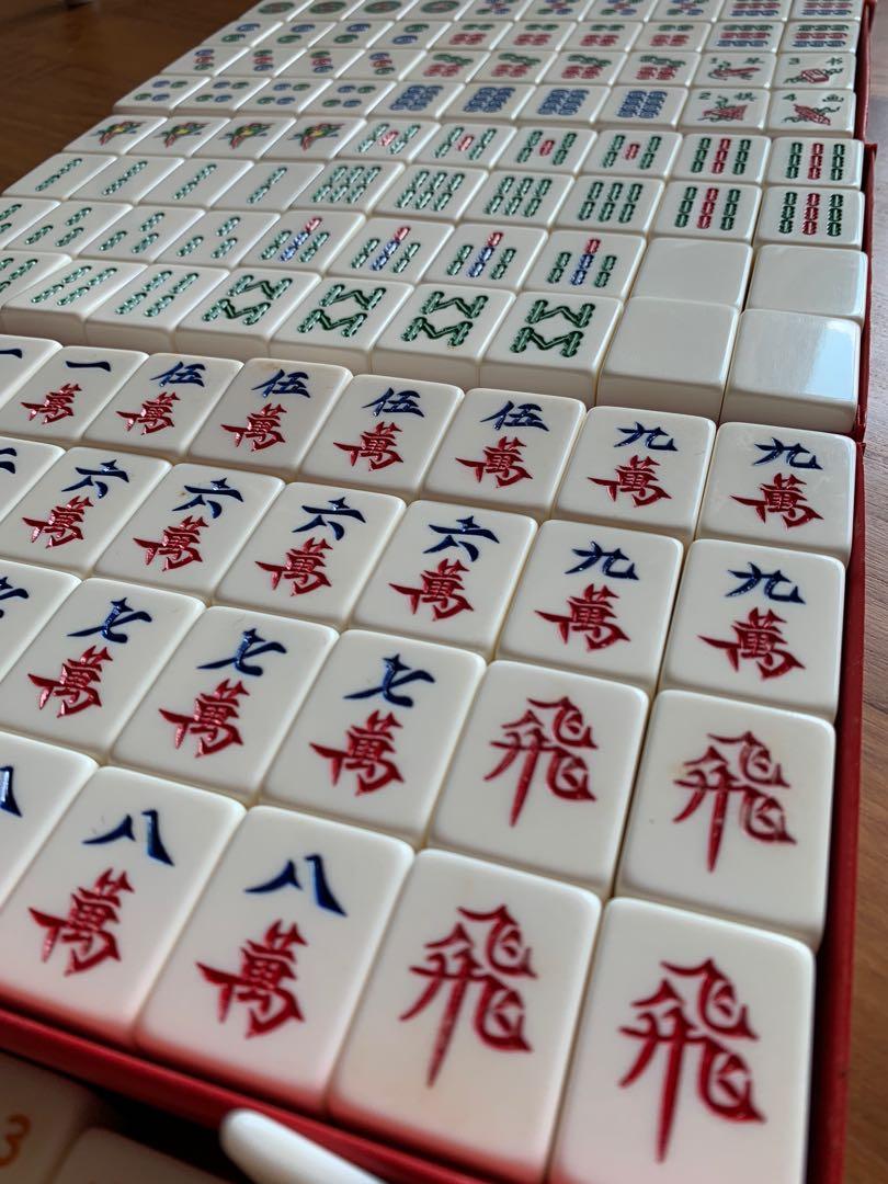 Complete Mahjong Set with 4 extra tiles, Hobbies & Toys, Stationery