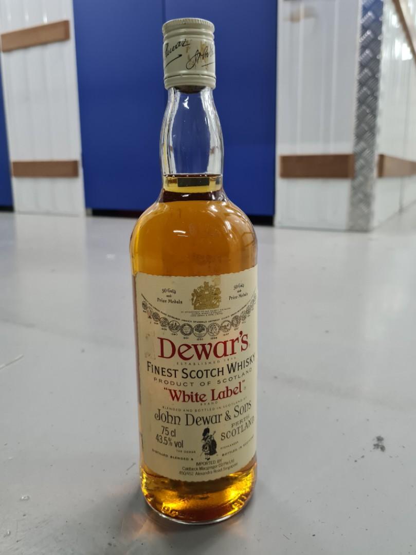 Dewar's Finest Scotch Whiskey White Label, Food & Drinks ...