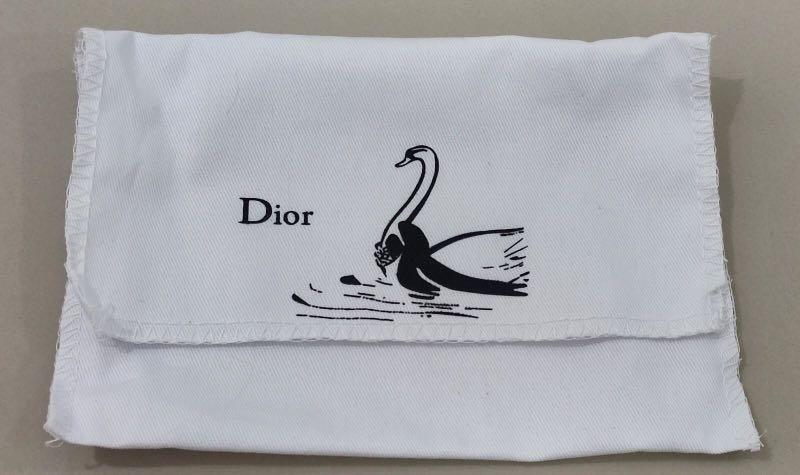 DIOR small to medium wallet pouch (Category: Luxury Bags & Wallets) located in Imus. Submitted by LUXunBOX (Listing ID 1178514066, Image 1). Description: DIOR small to medium wallet pouch .