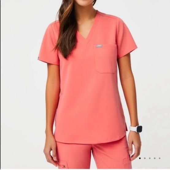 FIGS Scrub Set Hot Coral Medium, Women's Fashion, Dresses & Sets, Sets