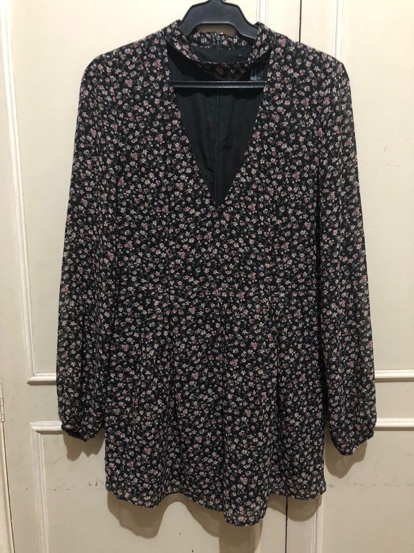Forever 21 Black Floral Romper (Category: Rompers) located in Angeles City. Submitted by sweeetoooth (Listing ID 1178576605, Image 1). Description: Used only twice In good condition RFs: Decluttering Size: Medium.