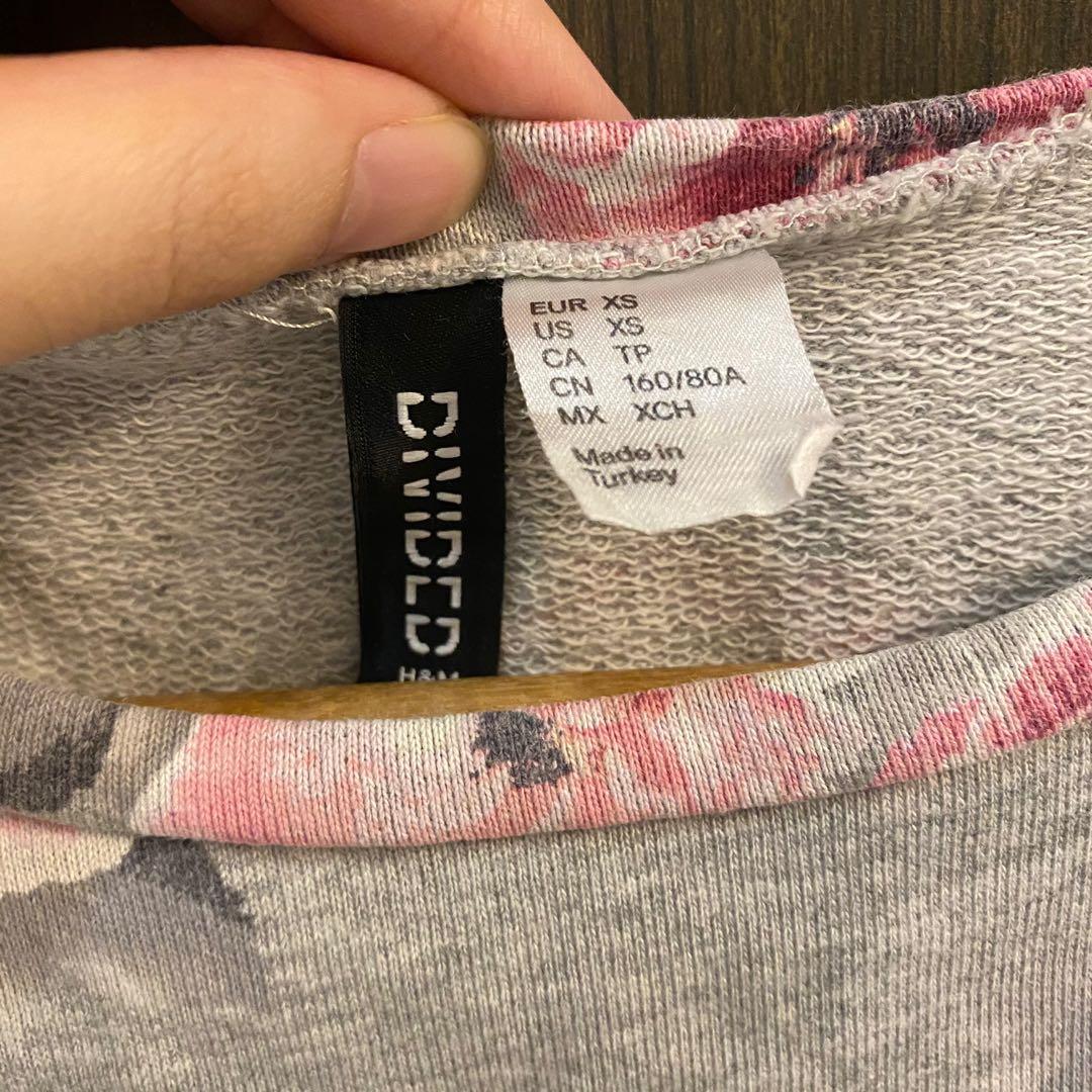 H&M Floral Crop Top (Category: Shirts) located in Marikina City. Submitted by loweemo (Listing ID 1178561150, Image 2). Description: .