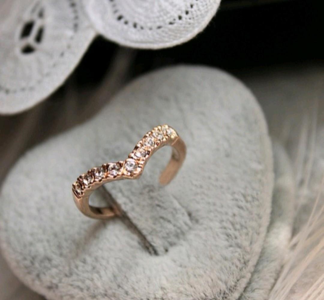 V discount rings jewelry