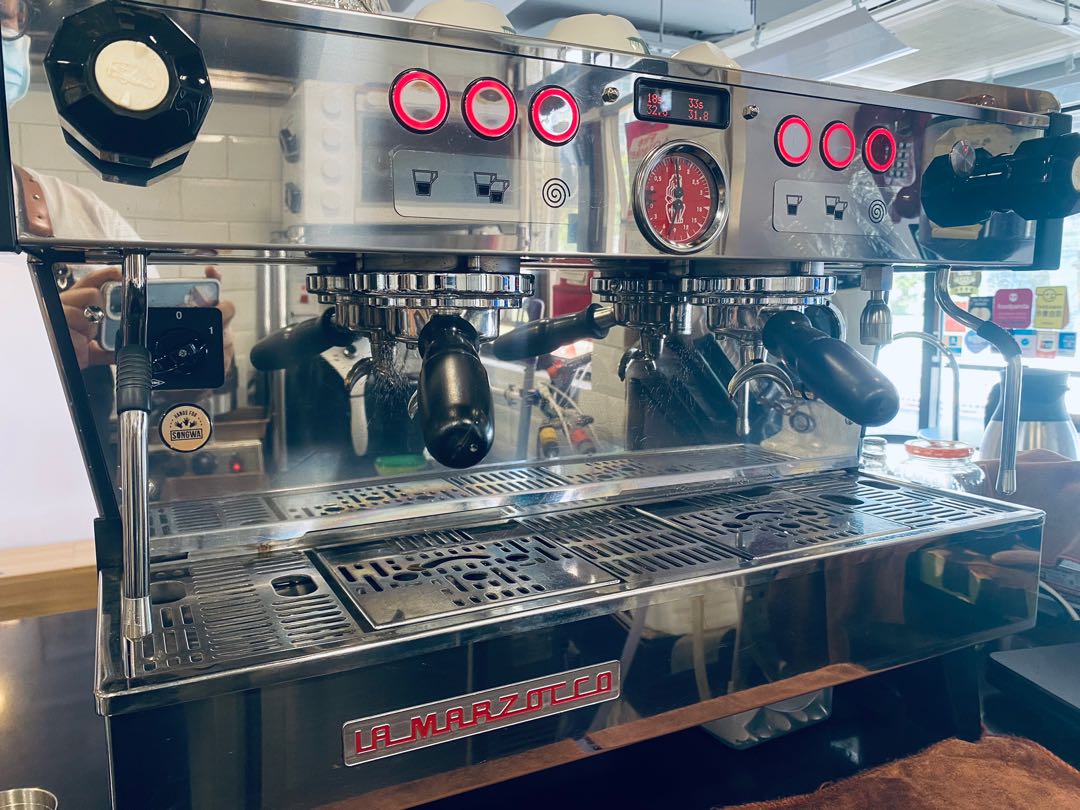 La marzocco Linea PB 2 AV with ABR雙頭，帶磅版本, 家庭電器, 廚房電器, 咖啡機及咖啡壺 Carousell