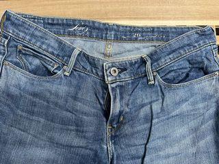 Levi’s straight cut