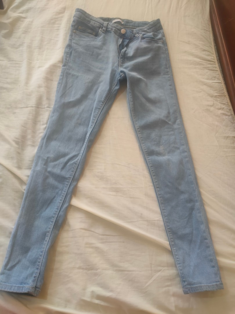 Light jeans, Women's Fashion, Bottoms, Jeans on Carousell