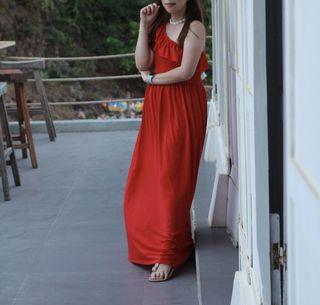 Long dress merah