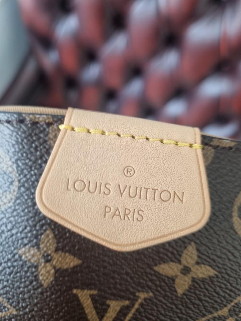 What firs in my Louis Vuitton Walket on Chain Ivy #louisvuitton #louis, Louis Vuitton