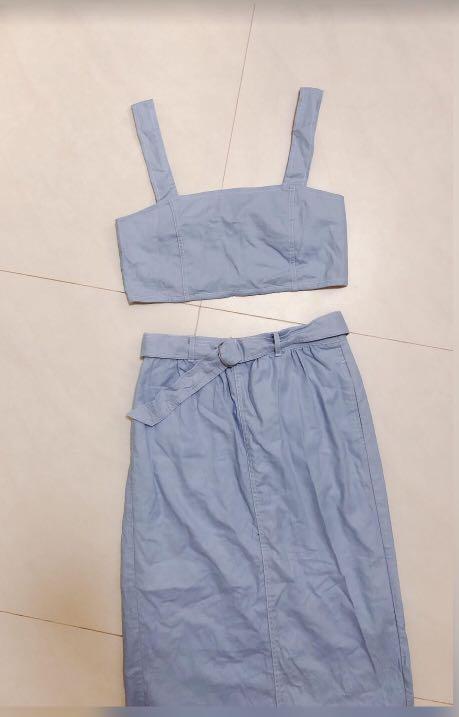 日本lowrys Farm Made In Japan 一set 淺藍色吊帶加半身長裙 Crop Top 女裝 連身裙 套裝 套裝 Carousell