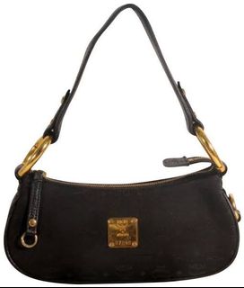 (Category: ) located in . Submitted by ReddLuxuryShop (Listing ID 1178470177, Image 1). Description: .