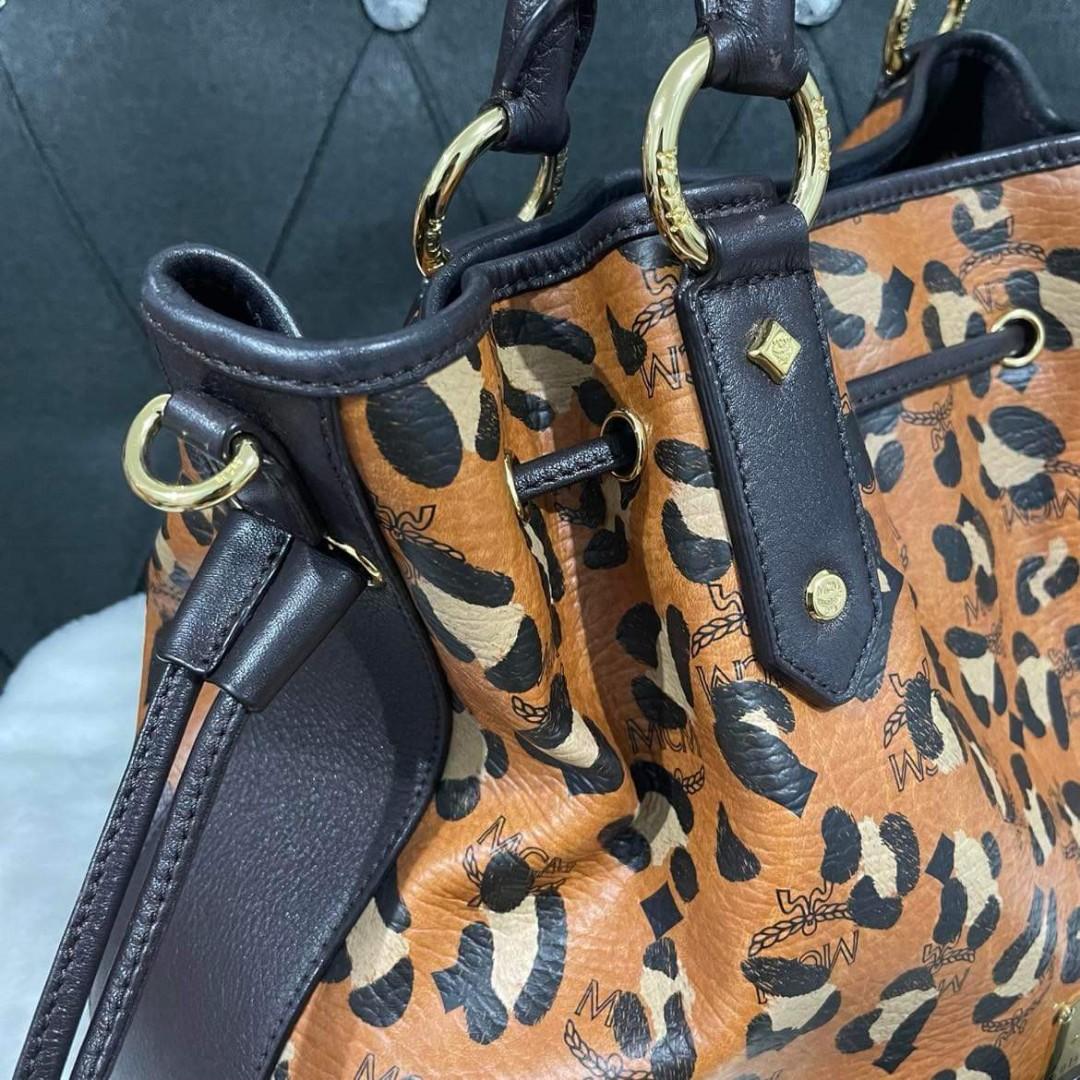 Mcm discount leopard tote