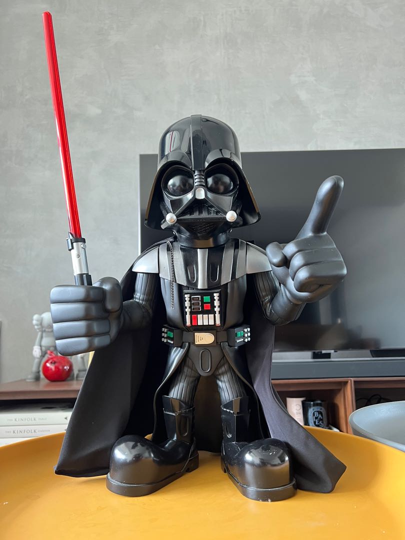 Medicom hotsell darth vader