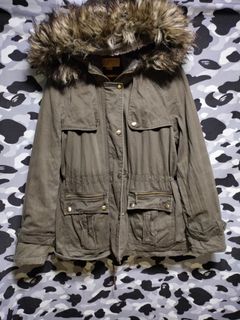 (Category: ) located in . Submitted by thrift.paxio (Listing ID 1178640120, Image 1). Description: .
