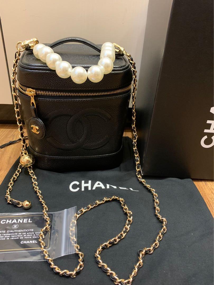 🌟[NEW DROP]🌟Authentic Chanel black caviar leather CC vintage