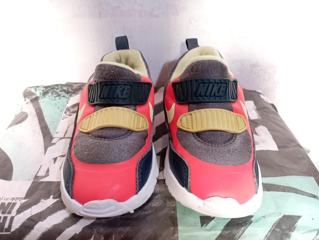 nike tiny
