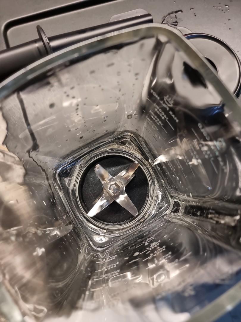 Ninja hot and cold blender, TV & Home Appliances, Kitchen Appliances