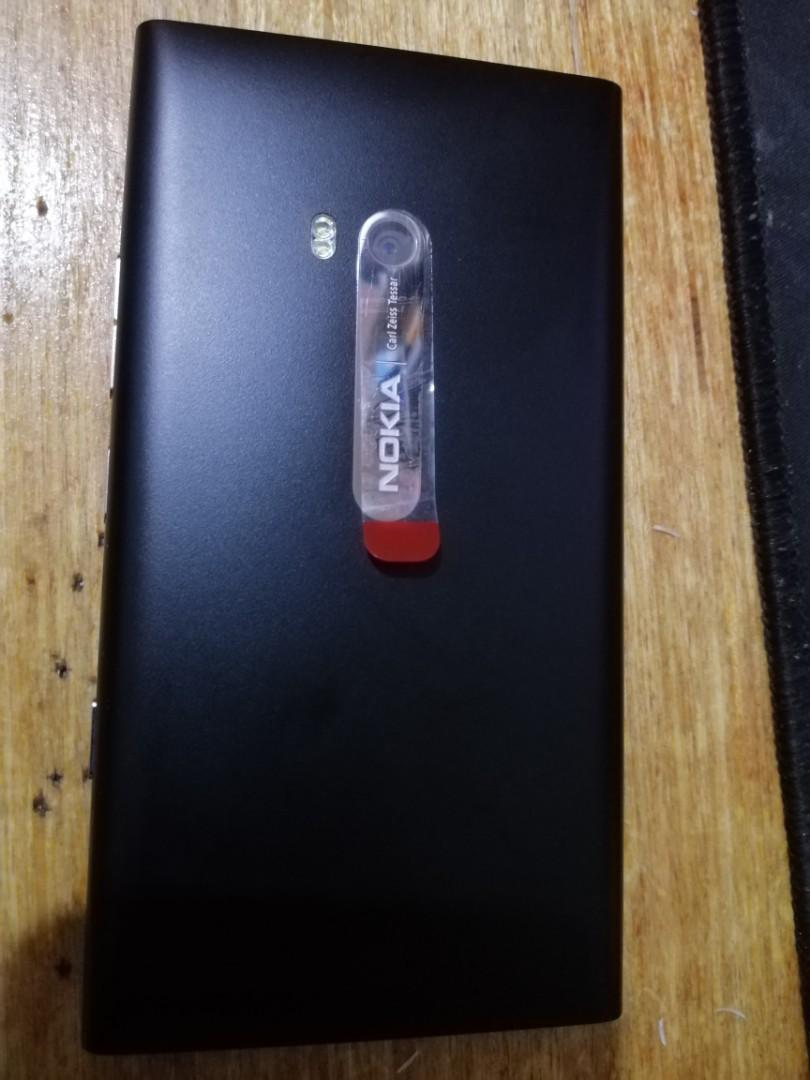 Nokia Lumia 900 (Category: Early Generation Mobile Phones) located in Valenzuela. Submitted by oldbutgoods (Listing ID 1178614909, Image 3). Description: For sale Nokia Lumia 900, 99%smooth presentable, windows phone 7.5 Unit only, Good for back-up phone na lang.