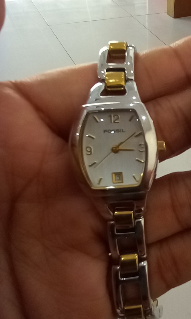 Orig FOSSIL F2.LADIES watch Luxury Watches on Carousell