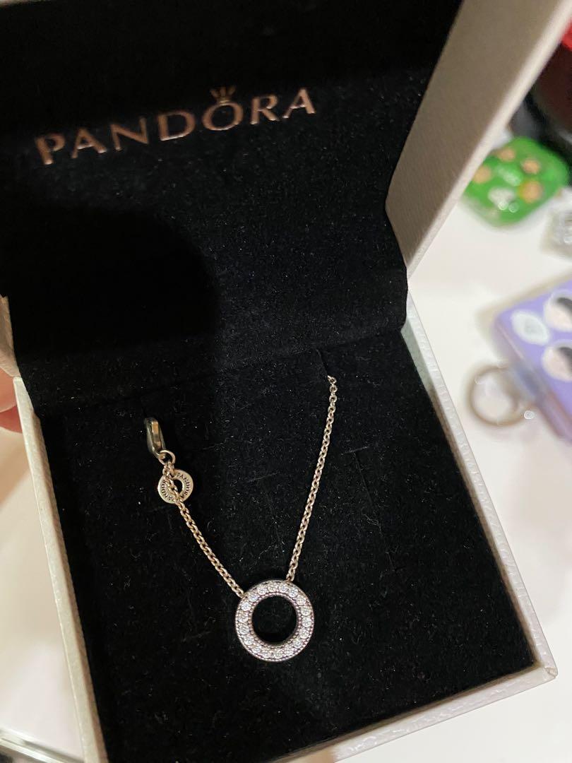 Pandora Kalung, Fesyen Wanita 