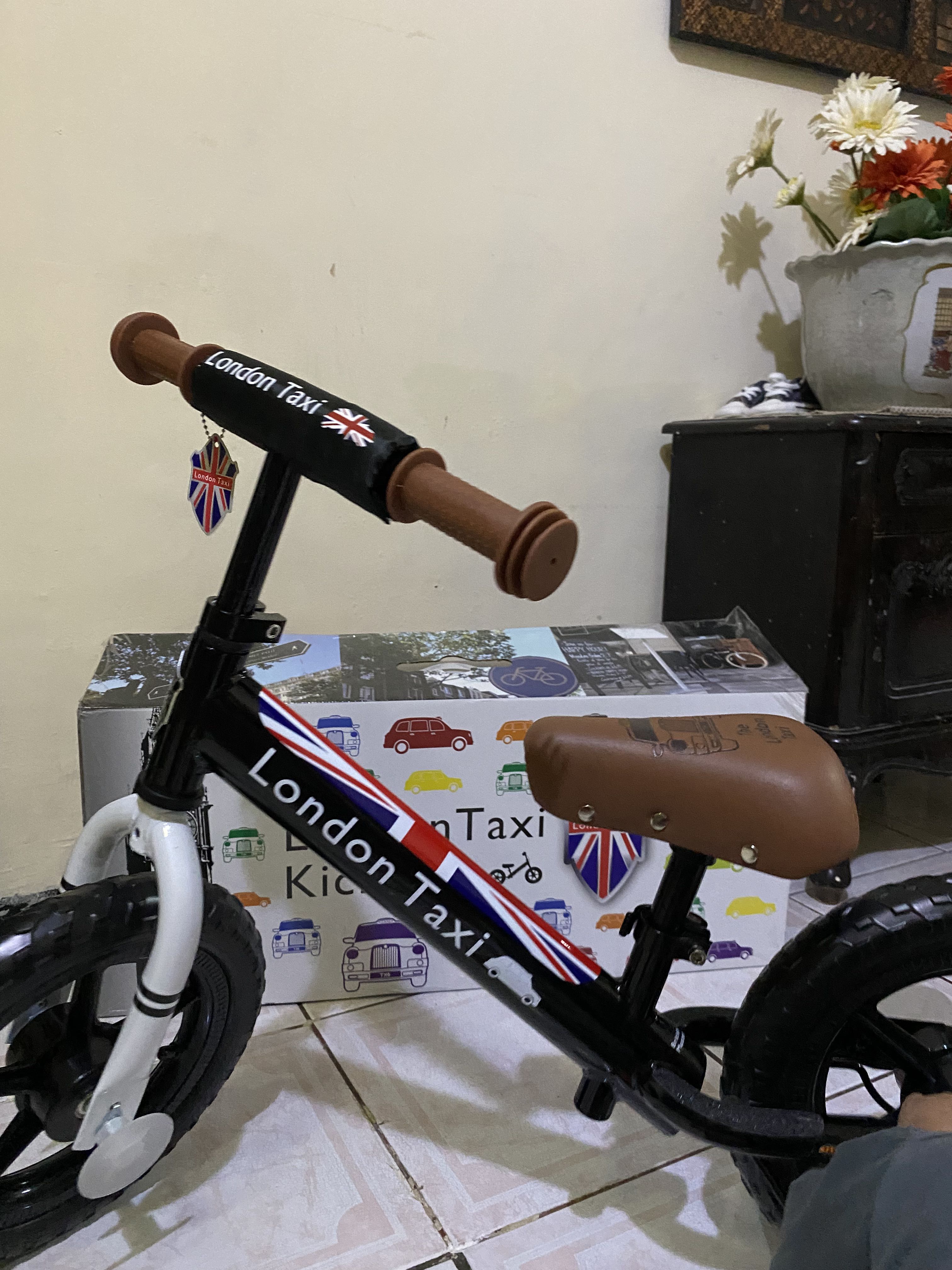Balance bike london taxi bekas on sale