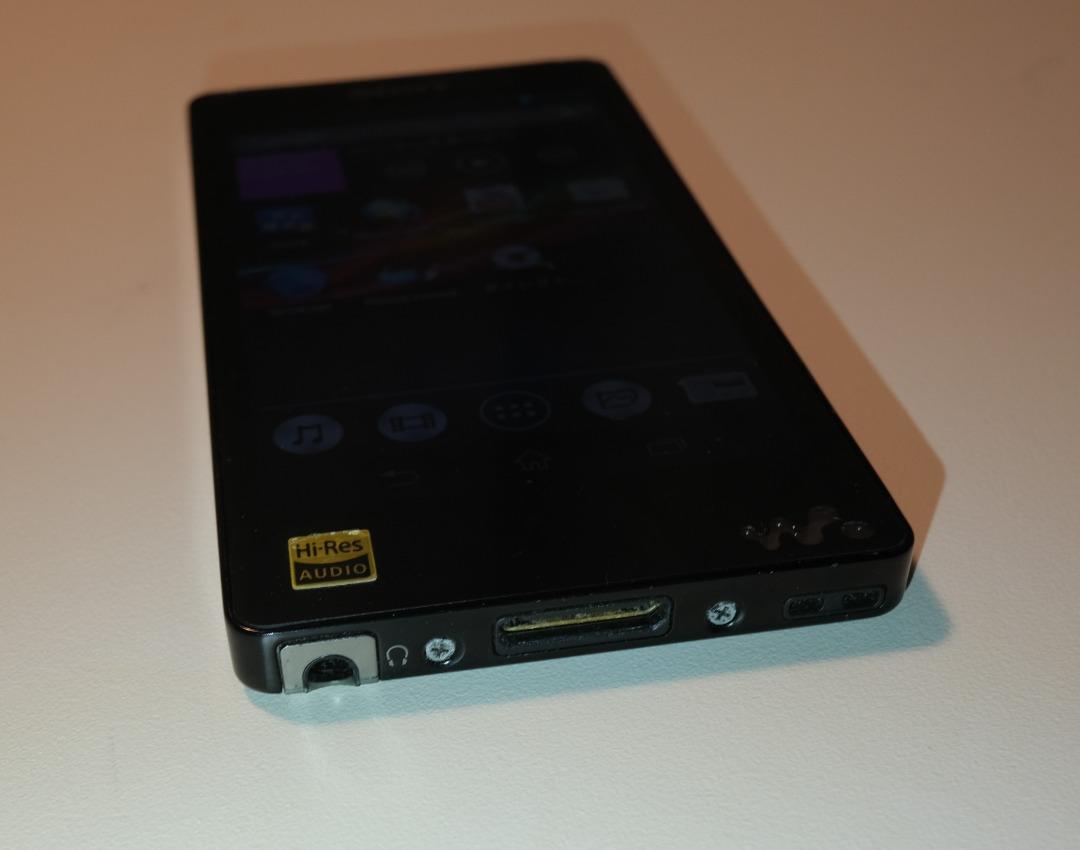 Sony Walkman F Series 16GB Model Black NW-F885/B, 音響器材, 可攜式