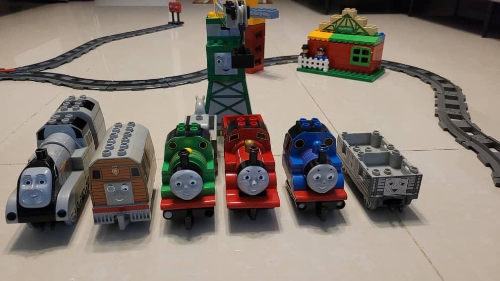 Duplo hotsell thomas train