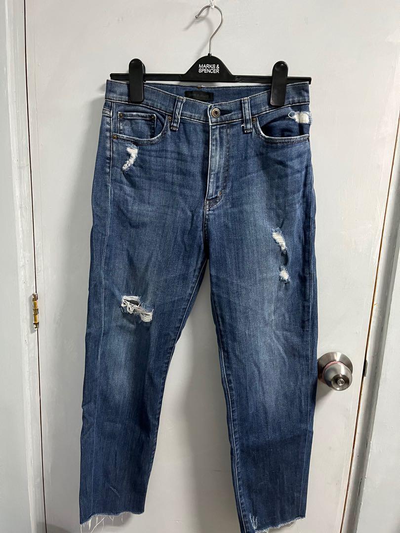 Uniqlo Ripped Cropped Jeans, Women's Fashion, Bottoms, Jeans on Carousell
