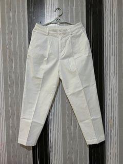 Uniqlo White Highwaist Trouser