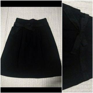 Vintage Vibe Belted Semi-Pleated Black Midi Skirt