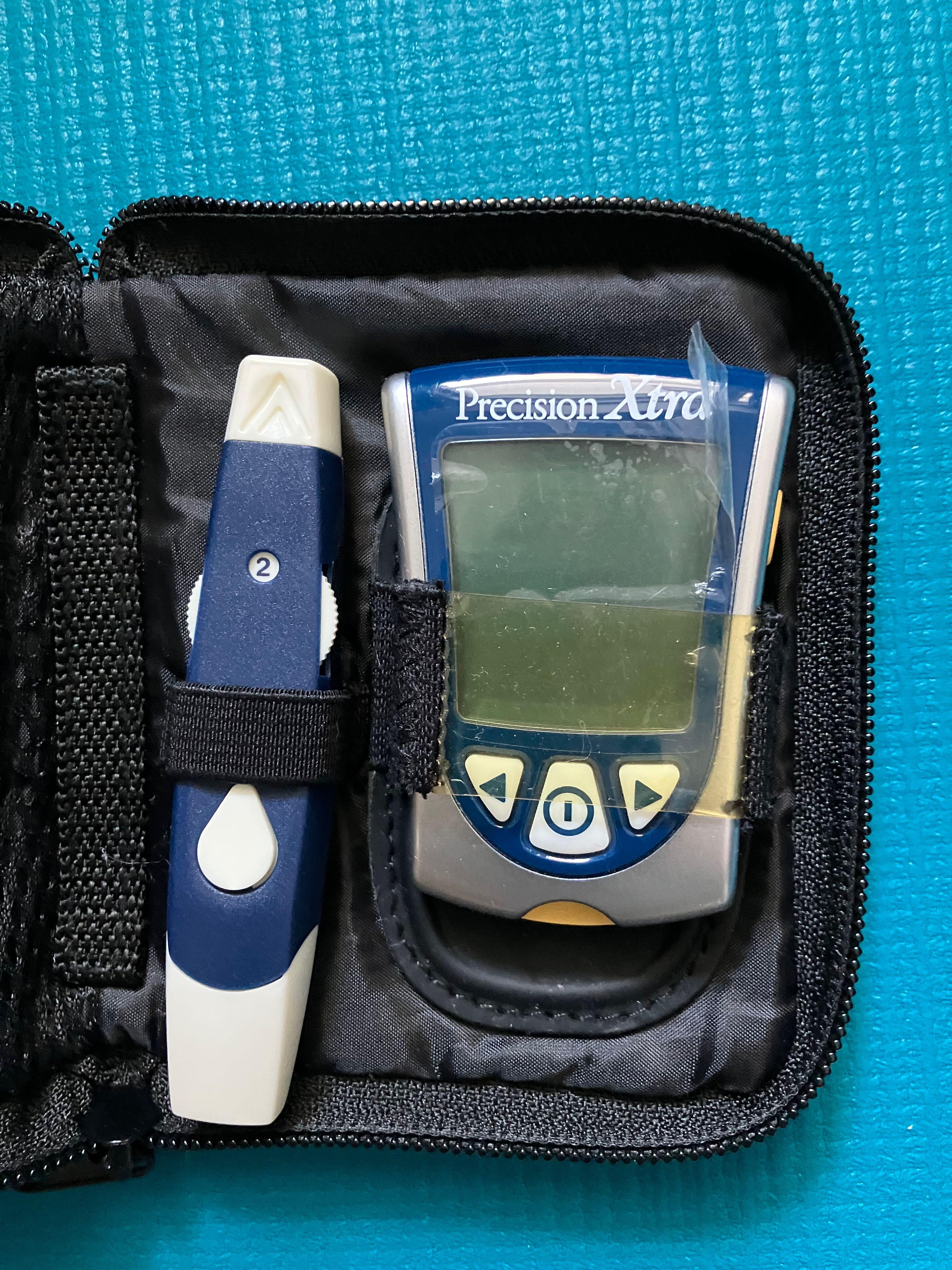 Precision Xtra Blood Glucose Meter