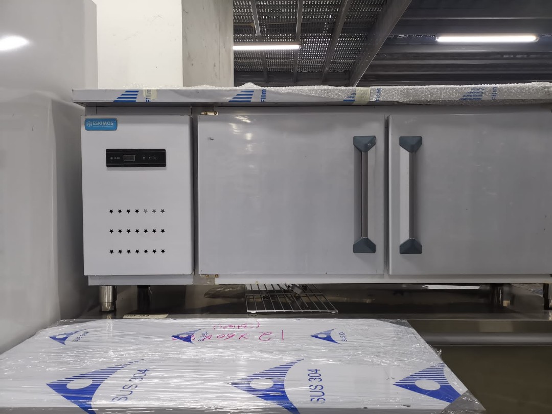 1.8m Long Static Counter Chiller Cosmetic Set, TV & Home Appliances