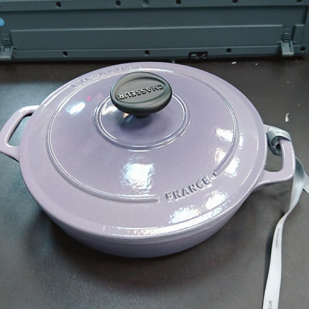 208-盒裝全新展示品chasseur 鑄鐵鍋 20cm 紫 法國原廠 漸層紫
