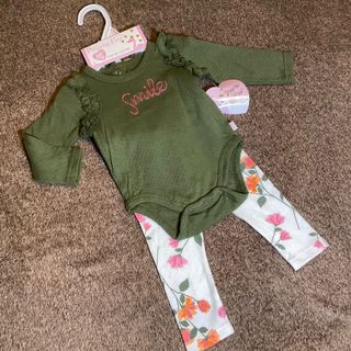 (Category: ) located in . Submitted by Uries.Closet (Listing ID 1178867165, Image 1). Description: .
