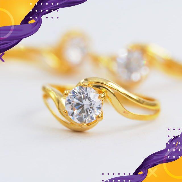 Gold and diamond hotsell ring for women