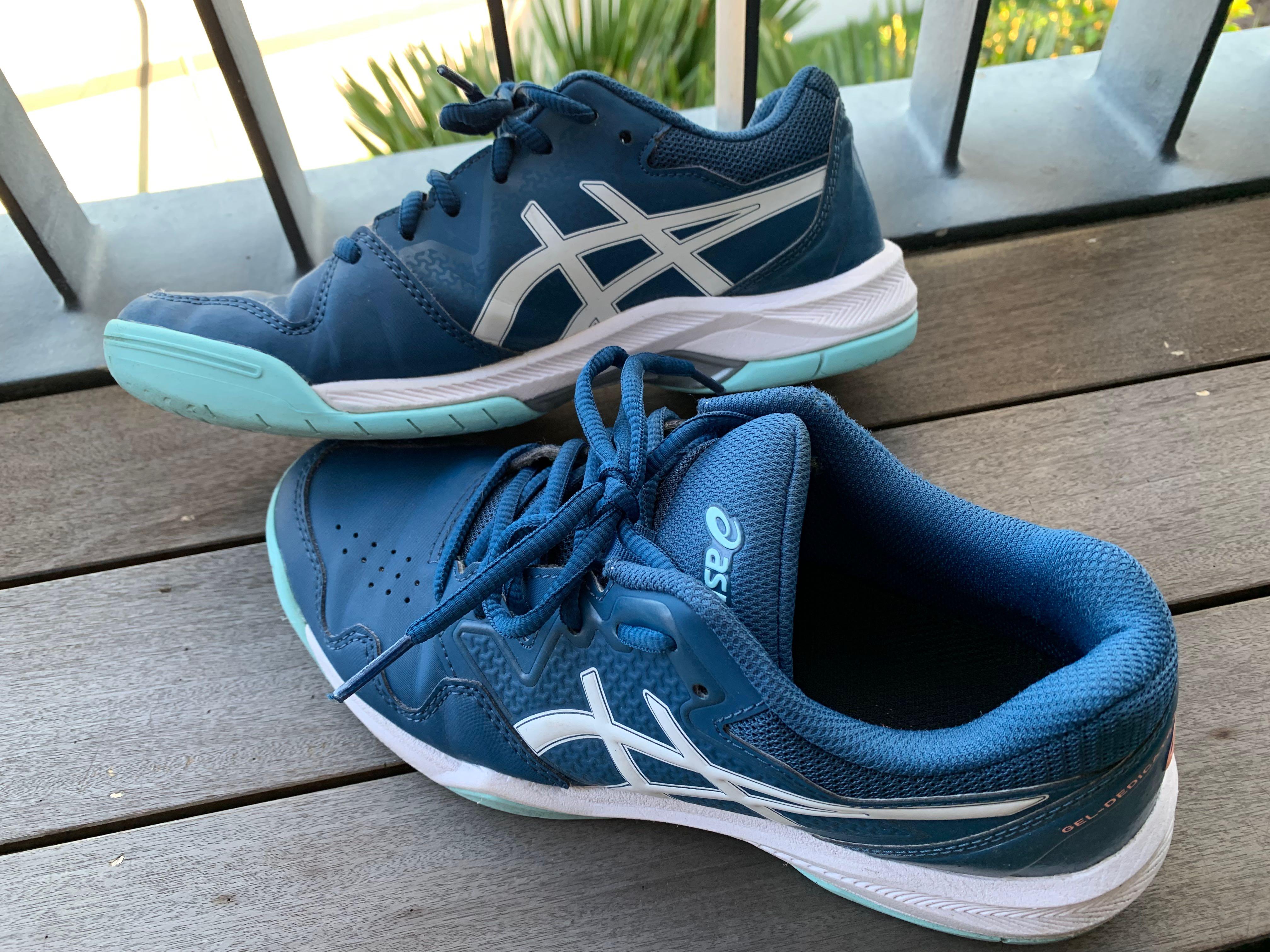 Asics women's store sneakers 7.5