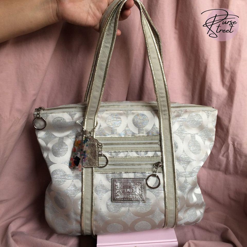 Coach Poppy Crossbody, Luxury, Bags & Wallets on Carousell