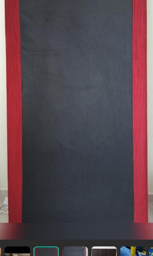 Bed frame (Category: Bed Frames & Mattresses) located in Singapore. Submitted by ingxqf (Listing ID 1178820719, Image 2). Description: .