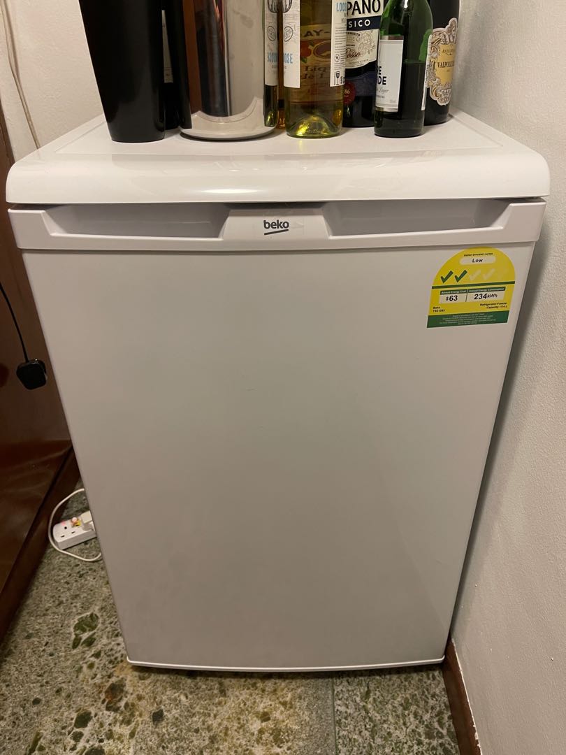one bottle fridge