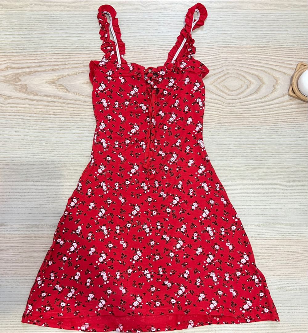 Pretty little thing red floral dress hotsell