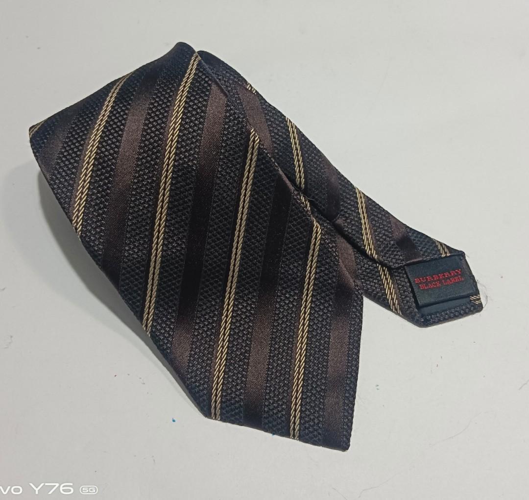 Burberry black label tie store