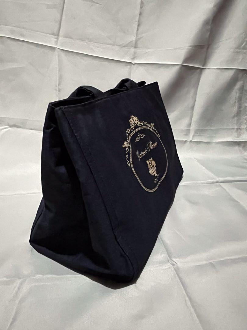 Laisse Passe Canvass Shoulder Bag (Category: Tote Bags) located in Valenzuela. Submitted by hey_sera (Listing ID 1178758303, Image 2). Description: Laisse Passe Canvass Shoulder Bag Lots of compartment Durable / Washable Still in good condition .