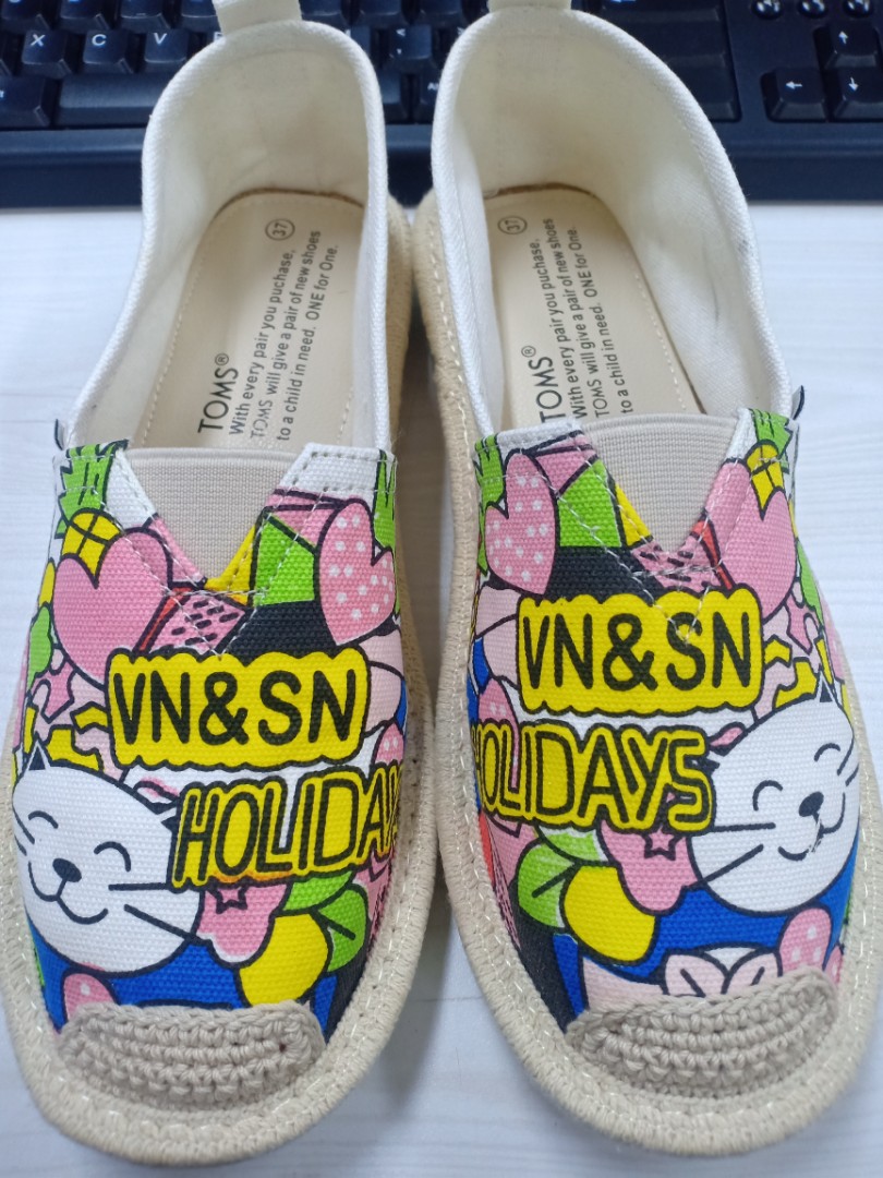 Cat print shoes, Women's Fashion, Footwear, Loafers on Carousell