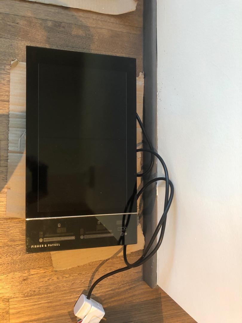 Fisher and Paykel Induction Cooktop, 2 Zones with SmartZone, TV & Home