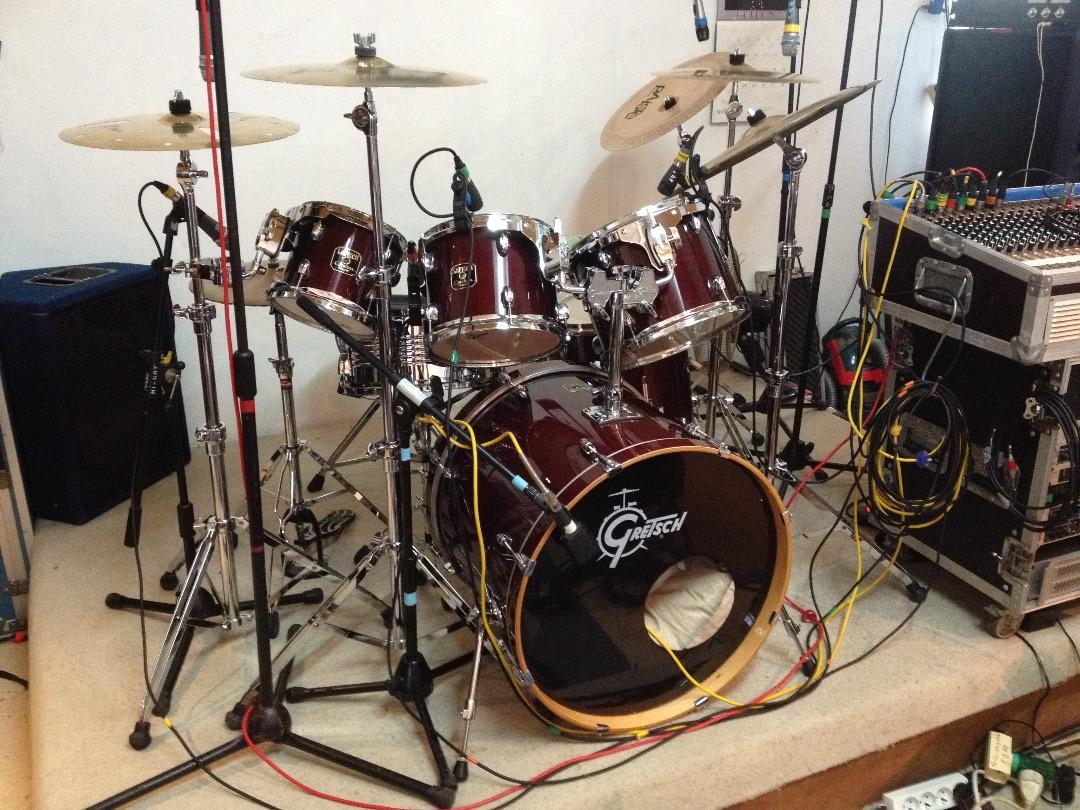Gretsch DrumSet without Cymbals but with all hardware and cases