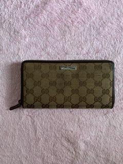 GUCCI  GG CANVAS ZIPPER WALLET