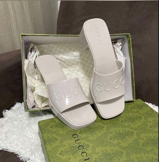Gucci jelly slides online