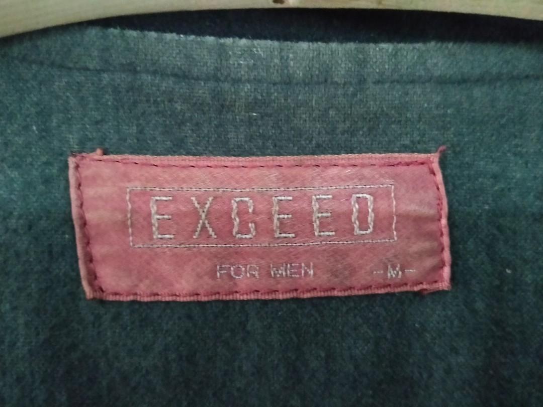 Jacket (Category: Coats, Jackets and Outerwear) located in Kuala Lumpur. Submitted by marshallstore (Listing ID 1178745817, Image 3). Description: condition 8/10 saiz M pit /21.5 inci labuh /25 inci (BAYAR JNT).