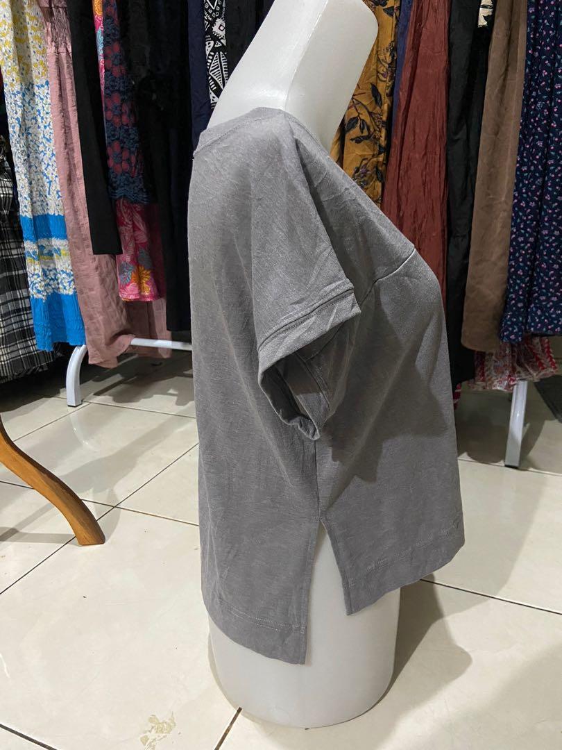 Kaos abu abu / Kaos Polos , Fesyen Wanita, Pakaian Wanita, Atasan di
